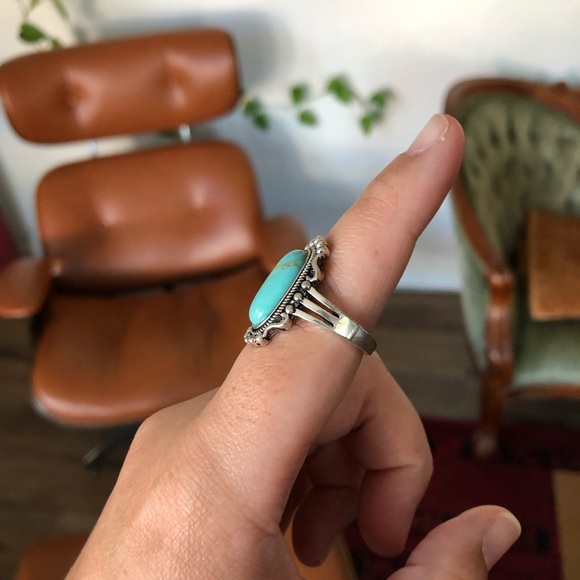 Vintage Turquoise Silver Ring - Picture 2 of 4
